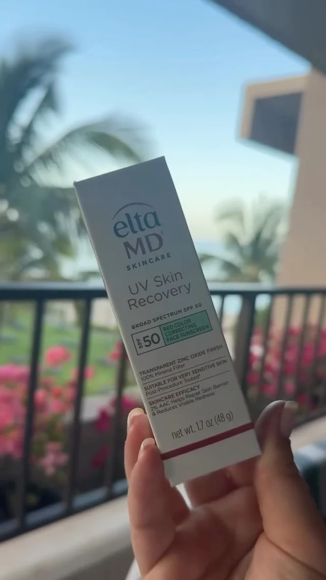 Green sunscreen is IN! 💚

🌟 NEW EltaMD UV Skin Recovery Red Color Correcting Green Tint SPF 50 — 
+ Reduces visible redness immediately and over time
+ Reduces dryness by 72%
+ Helps calm damaged, post-treatment skin

We now have it in our skincare boutique. Get yours today and say goodbye to redness! 💚👀

#eltamd #spf