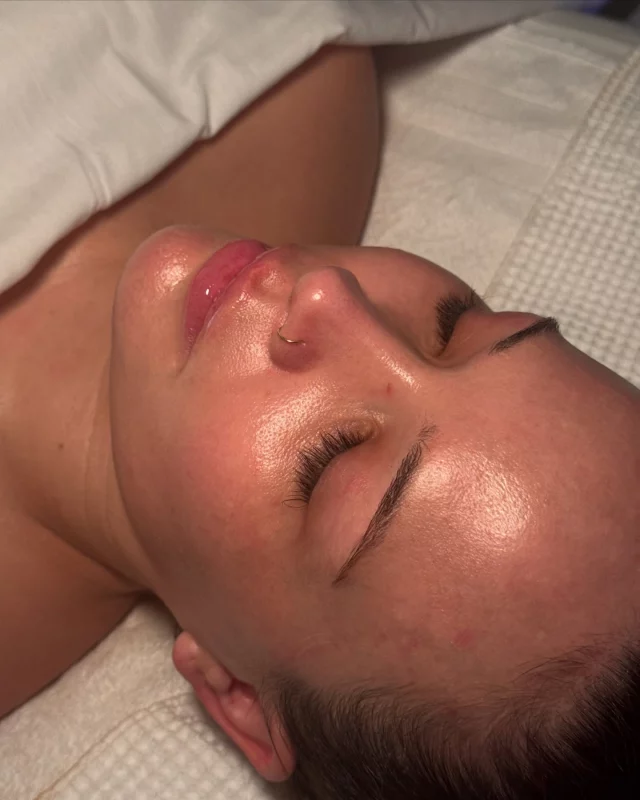 Radiance starts with self-care.🧖‍♀️
Our Radiance Facial is packed with SkinCeuticals favorites to leave your skin glowing and refreshed.
And right now, we’re treating you to something extra!
Buy 1 Radiance facial, get $30 in boutique bucks
Buy a package of 3, get $100 in boutique bucks