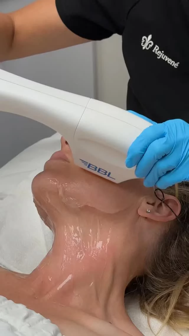 Tighten up just in time for summer ☀️ SkinTyte is a non-invasive treatment that helps firm and lift skin with zero downtime—perfect for your glow-up season. Come see why it’s our favorite summer skin secret!

P.s. SkinTyte is Buy 3 Get 3 in July!